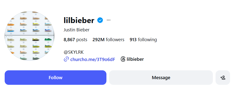 Justin Bieber (lil@bieber)